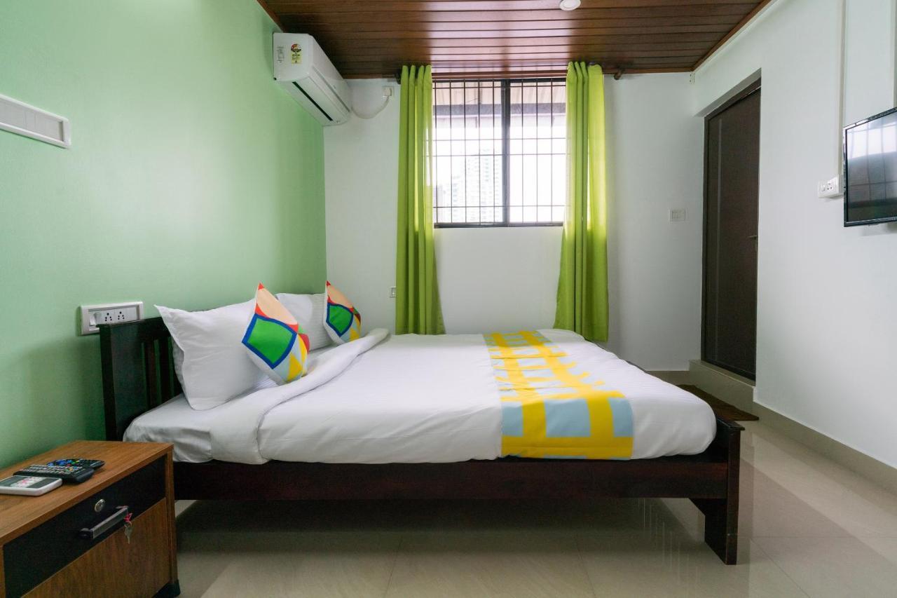 Oyo Home 49697 Aj Apartments Kochi Eksteriør billede
